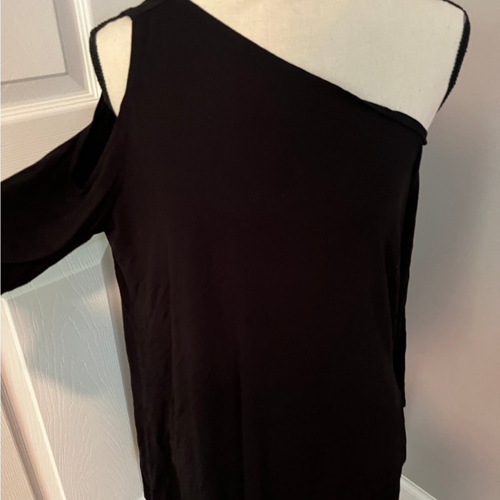 New York & Company Elegant Black One-Shoulder Tunic Top